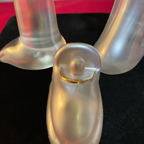 Livingquarters 3 Piece Nativity Set in Black Velvet Box - Picture 6 of 8